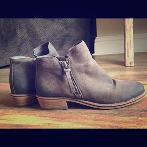 Gianni Bini Flat Ankle Boots Brown/Dark Grey